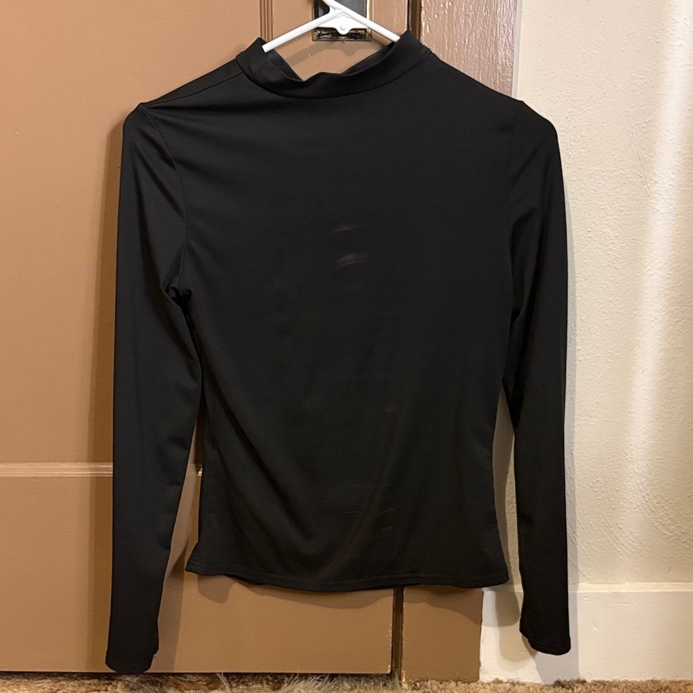 Elegant Black Women's Top size small - Picture 2 of 2
